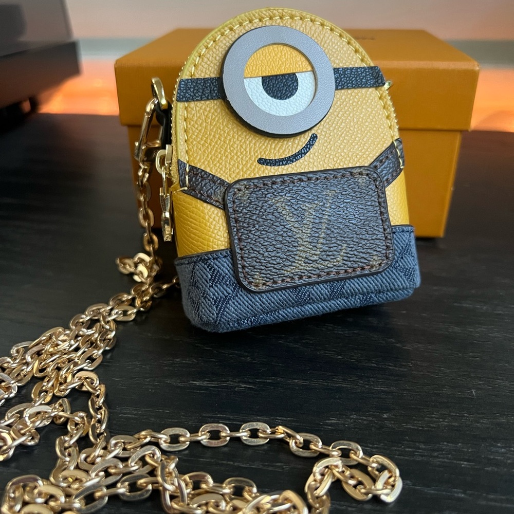 Minion Mini Crossbody